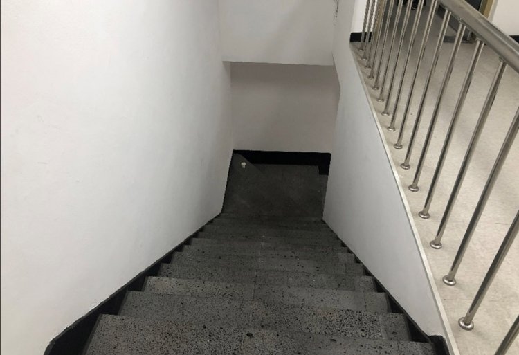 신논현역 대유빌딩 (신논현역 2번 출구방향)